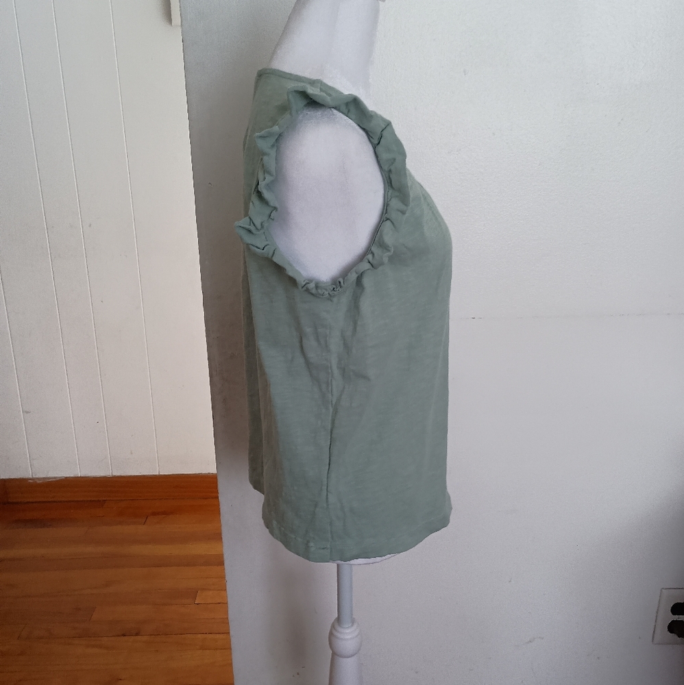 NWT Nicole Miller NY Pale Green Ruffled Sleeveless Top Shirt Large - Picture 5 of 10